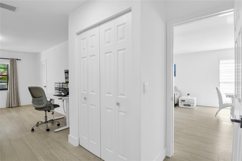 FURNISHED LAKEFRONT CORNER UNIT CONDO in the desirable Cypresses - photo 23