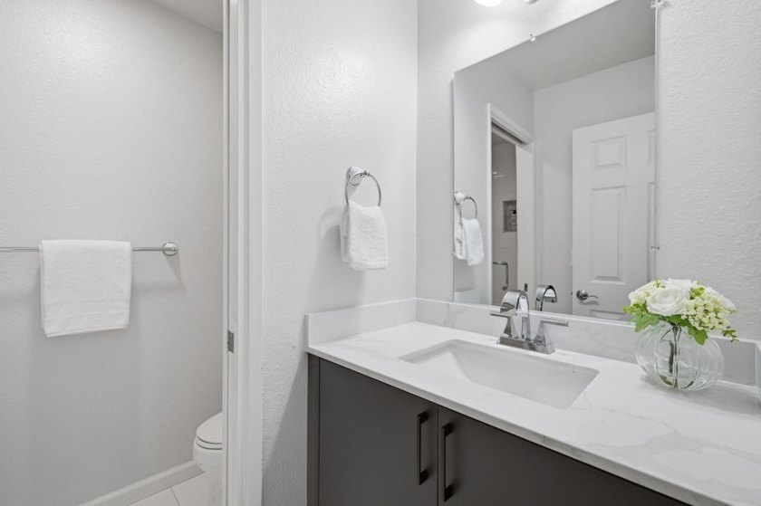 Welcome to 405 Clearview Drive! This thoughtfully updated - photo 25