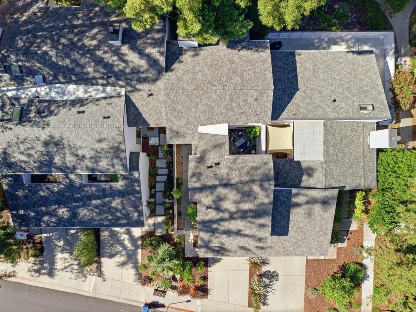 Welcome to 405 Clearview Drive! This thoughtfully updated - photo 29