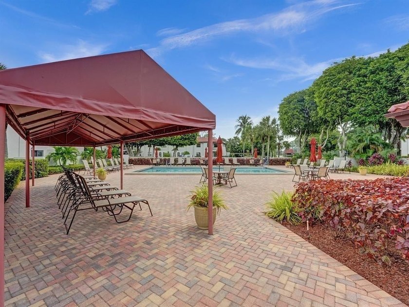 FURNISHED LAKEFRONT CORNER UNIT CONDO in the desirable Cypresses - photo 39