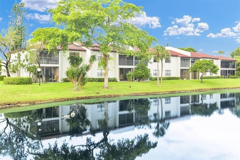 FURNISHED LAKEFRONT CORNER UNIT CONDO in the desirable Cypresses - photo 41