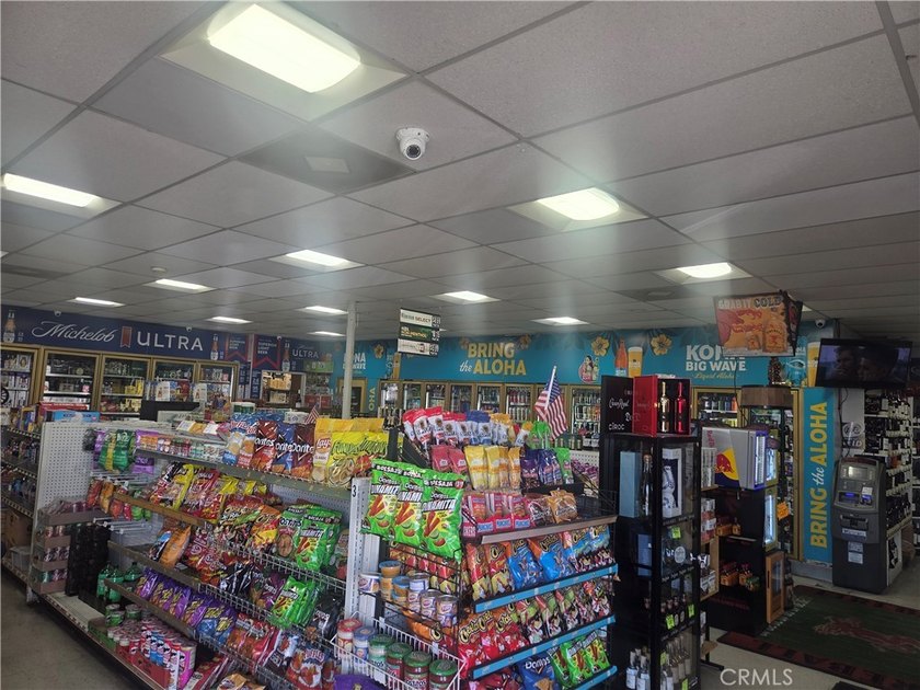 Established liquor store located in Torrance, CA within Los - photo 3