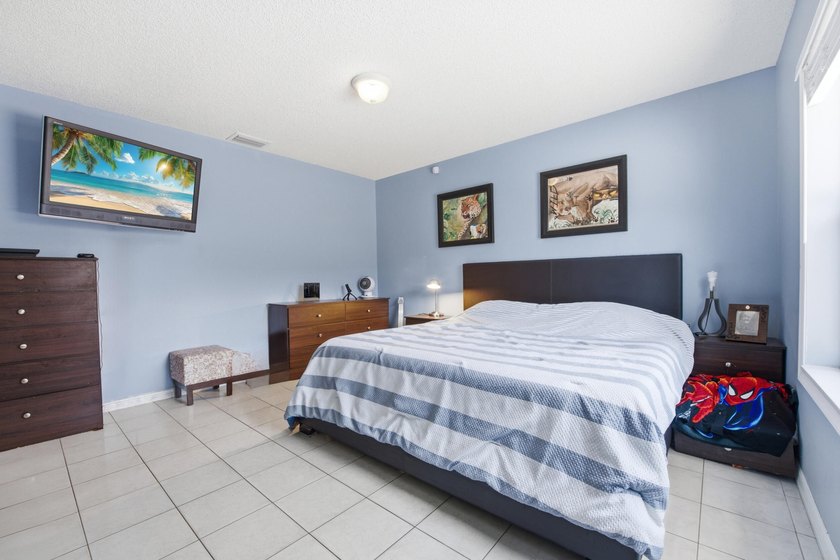 Move right into this beautifully updated 3-bedroom, 2-bath home - photo 10