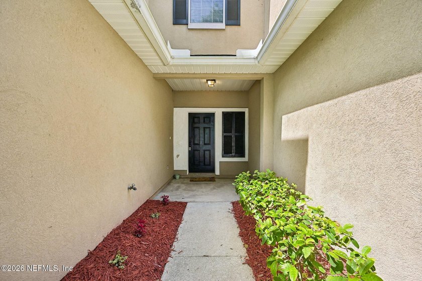 Welcome to this beautiful townhome offering 3 spacious bedrooms - photo 4