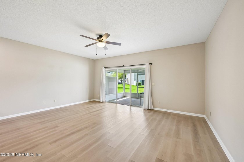 Welcome to this beautiful townhome offering 3 spacious bedrooms - photo 5