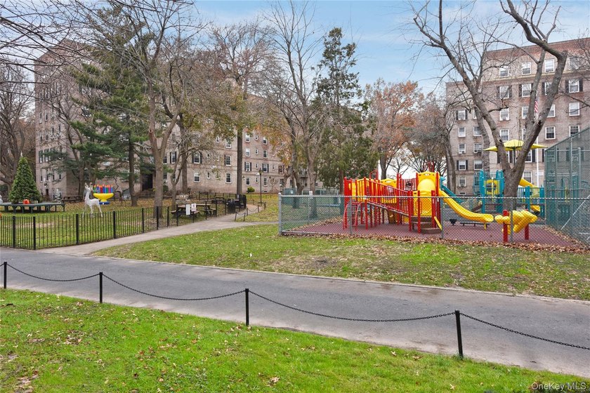 Facing West with a Skyline View, this Unit is Full of Natural - photo 26