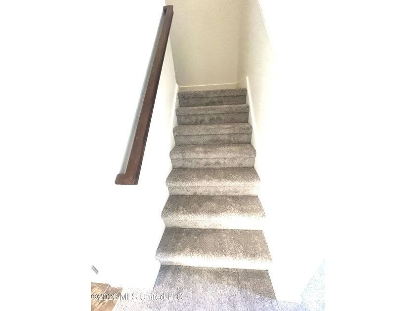 Desirable end unit 2BR/2.5BA townhouse with stylish updates - photo 10