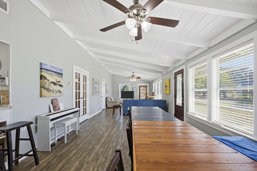 Coastal Cottage in a Prime Beach Town! Fall in love with this - photo 7