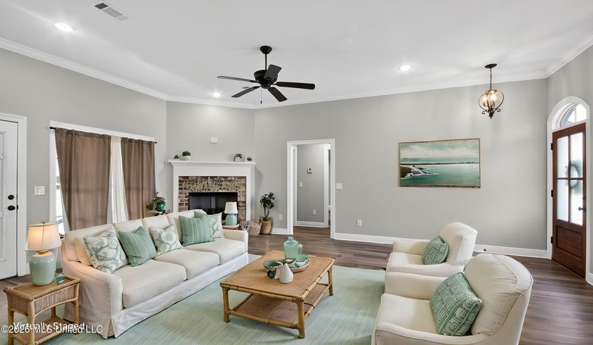 Seller is offering $5000 in buyer closing costs! Like-New Home - photo 10