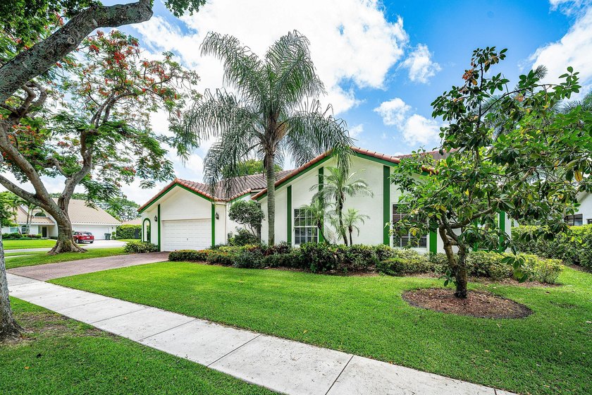 Welcome to New Floresta, one of Central Boca Raton's most - photo 2