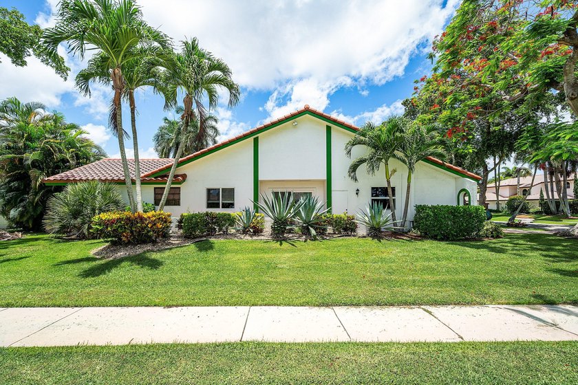 Welcome to New Floresta, one of Central Boca Raton's most - photo 4