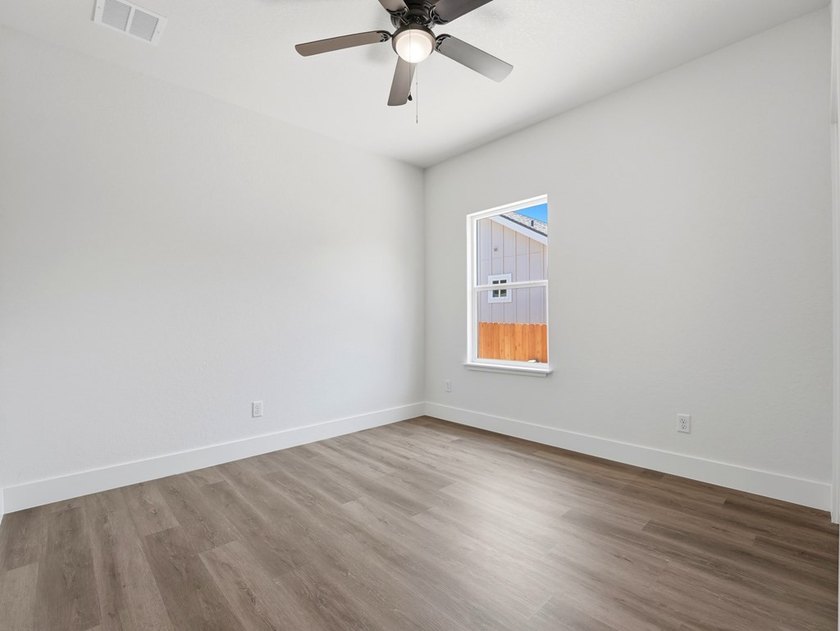 Experience the perfect combination of modern design and Hill - photo 17