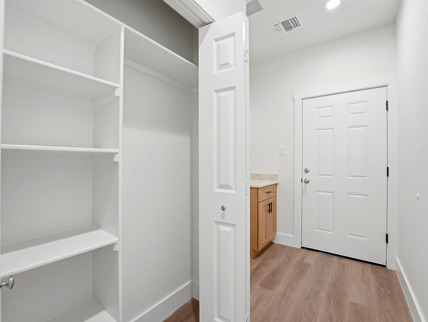 Experience the perfect combination of modern design and Hill - photo 25