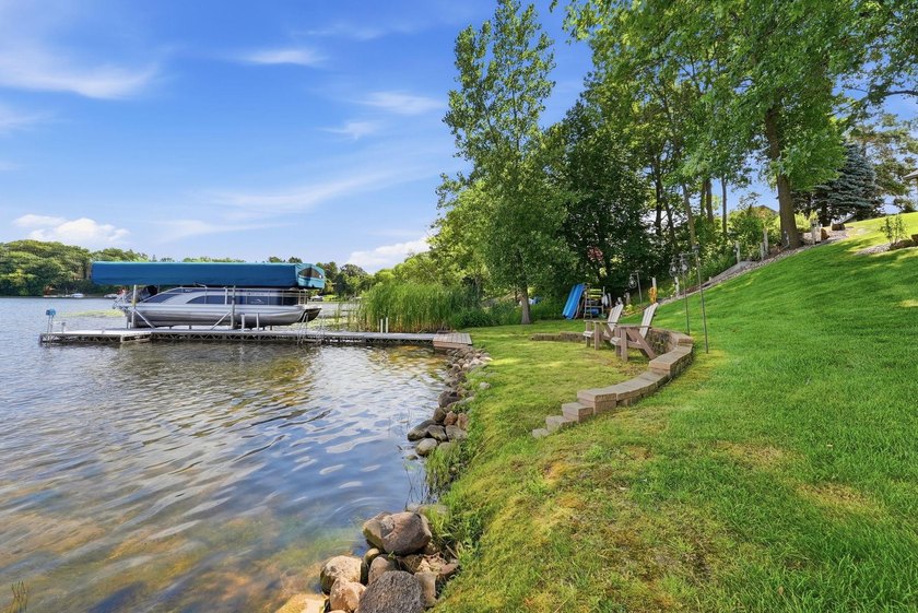 Wake up to breathtaking views of highly sought-after Long Lake! - photo 18