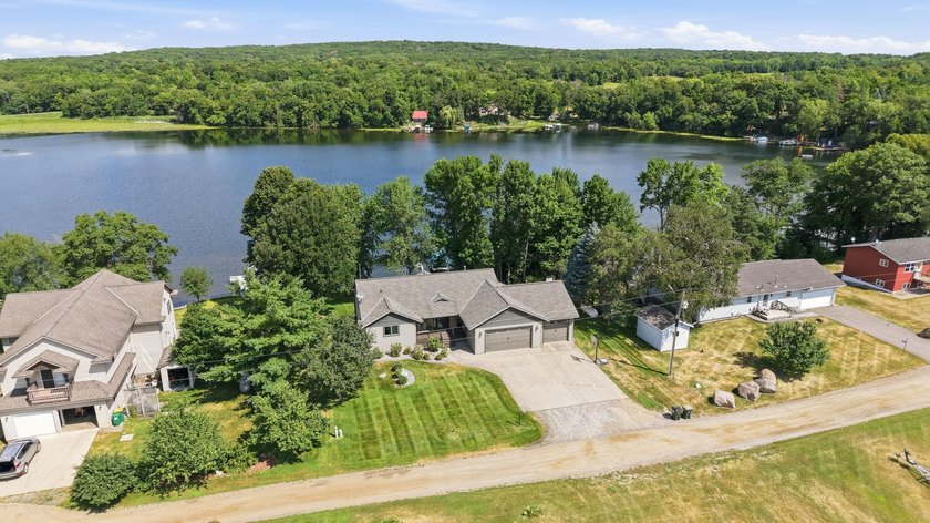 Wake up to breathtaking views of highly sought-after Long Lake! - photo 28