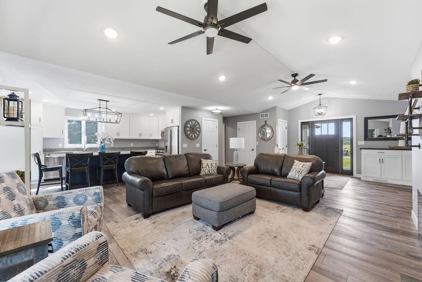 Wake up to breathtaking views of highly sought-after Long Lake! - photo 44