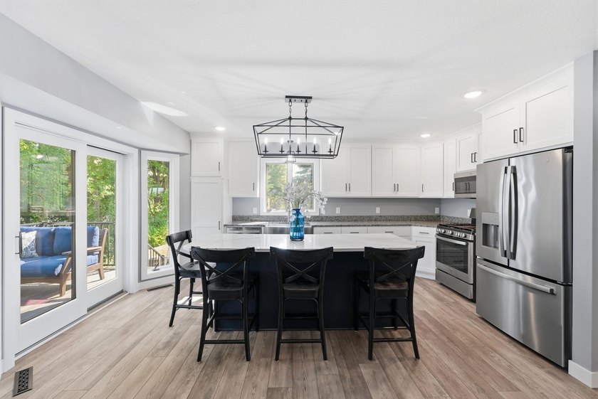 Wake up to breathtaking views of highly sought-after Long Lake! - photo 50