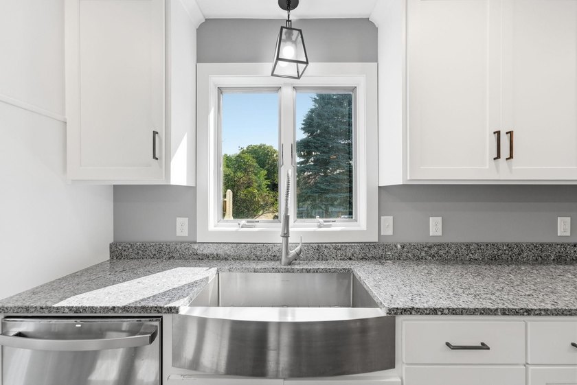 Wake up to breathtaking views of highly sought-after Long Lake! - photo 54