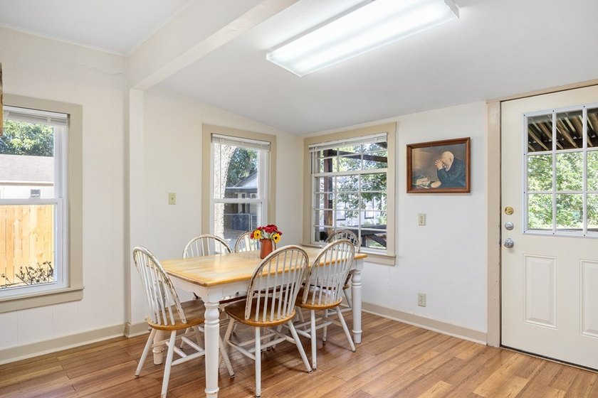 Unique investment opportunity or multi-generational living! This - photo 11