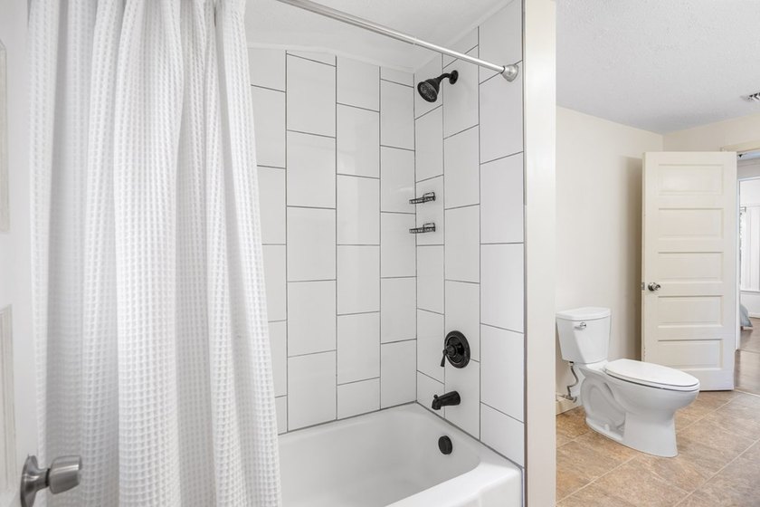 Unique investment opportunity or multi-generational living! This - photo 14