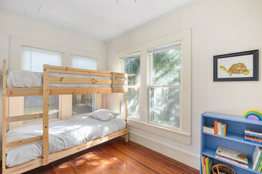 Unique investment opportunity or multi-generational living! This - photo 15