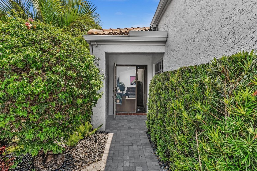 Welcome to Impeccably maintained single story home in the - photo 6