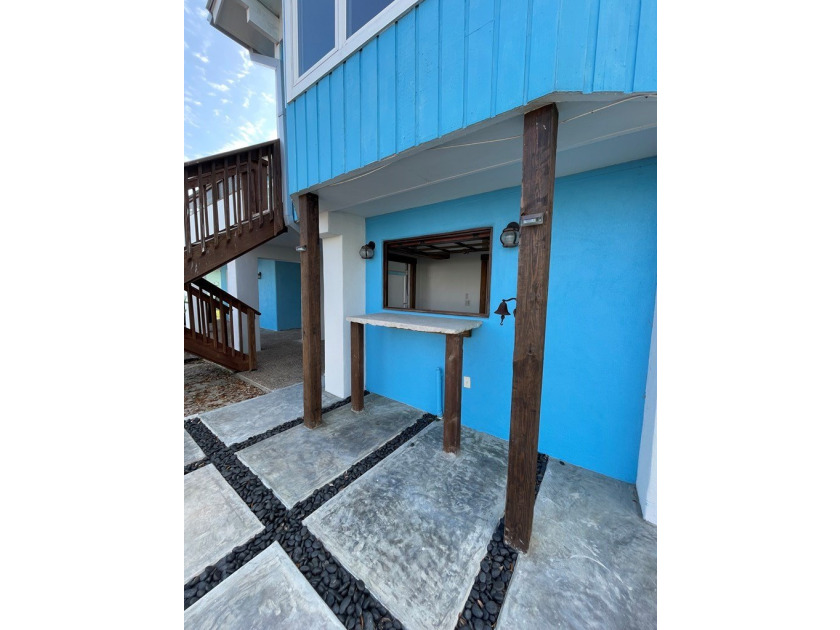 Waterfront 3/3 on Key Allegro featuring a large dock, boat lift - photo 3