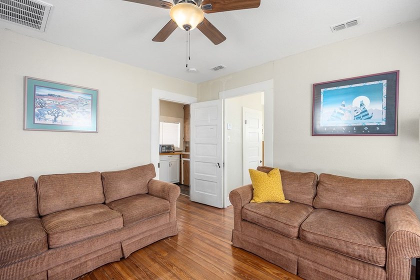 Unique investment opportunity or multi-generational living! This - photo 24