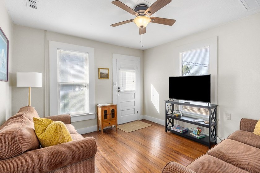 Unique investment opportunity or multi-generational living! This - photo 25