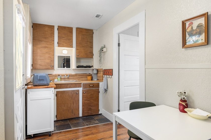 Unique investment opportunity or multi-generational living! This - photo 26
