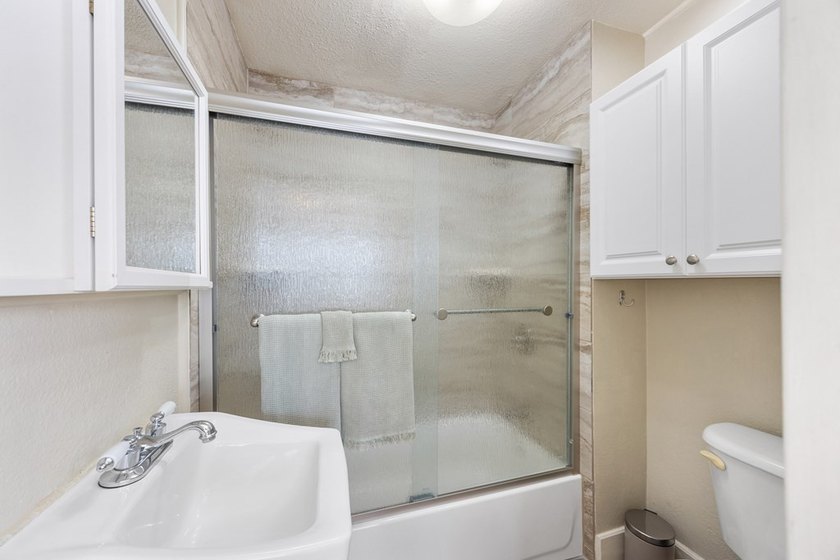 Unique investment opportunity or multi-generational living! This - photo 29