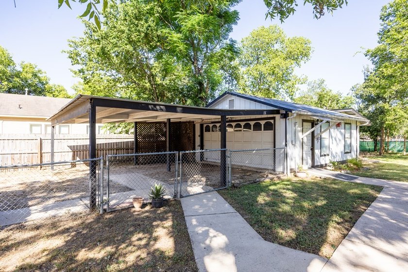 Unique investment opportunity or multi-generational living! This - photo 31
