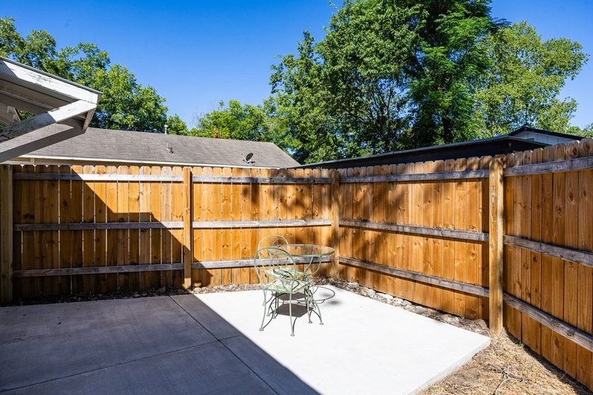 Unique investment opportunity or multi-generational living! This - photo 35