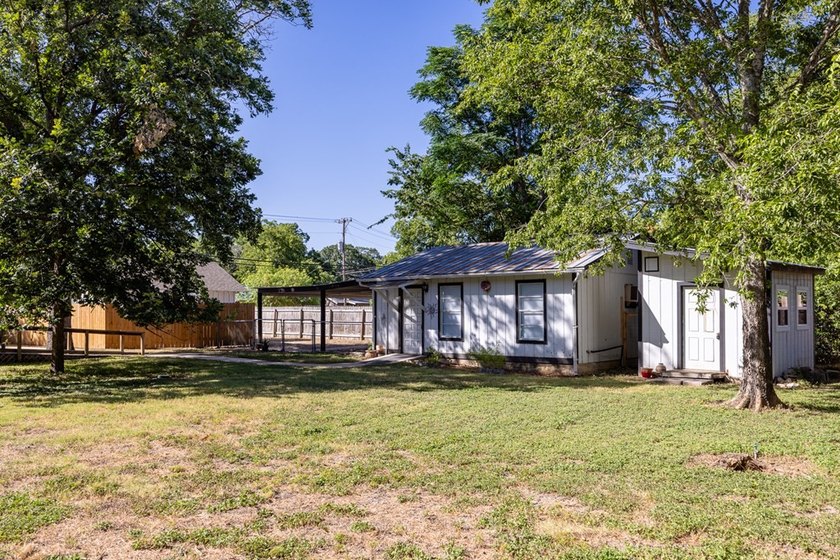 Unique investment opportunity or multi-generational living! This - photo 39