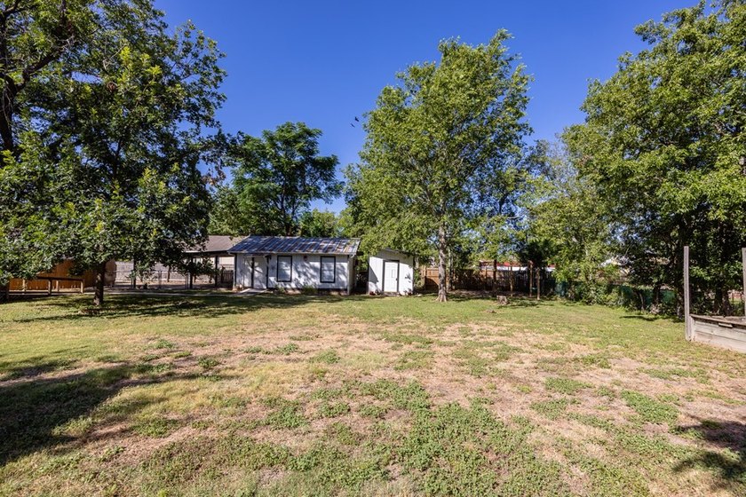 Unique investment opportunity or multi-generational living! This - photo 41