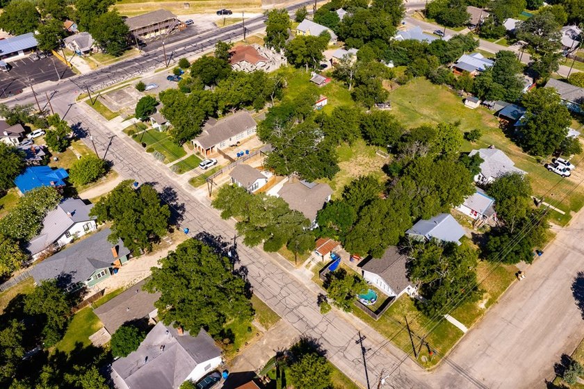 Unique investment opportunity or multi-generational living! This - photo 46