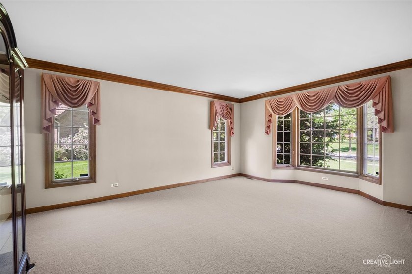 Tucked within the prestigious Royal Fox community, this - photo 5