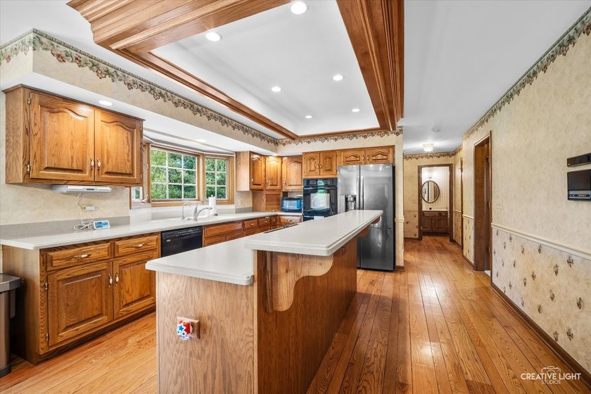 Tucked within the prestigious Royal Fox community, this - photo 9