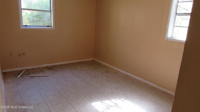 3 bdrm 3/4 bath, older home could use some TLC. Near Memorial - photo 7