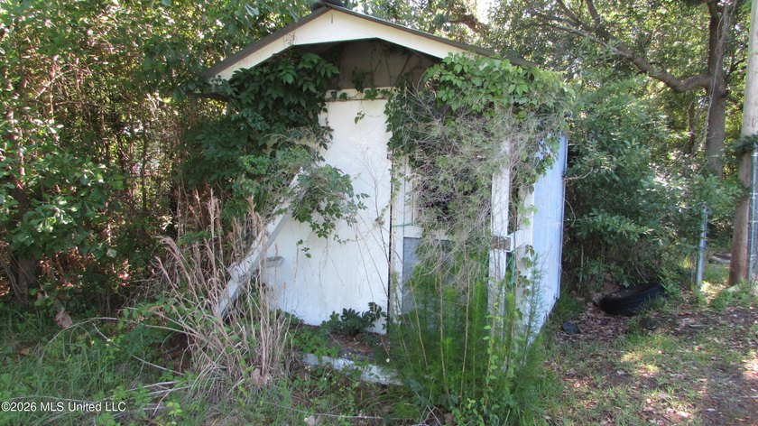 3 bdrm 3/4 bath, older home could use some TLC. Near Memorial - photo 10