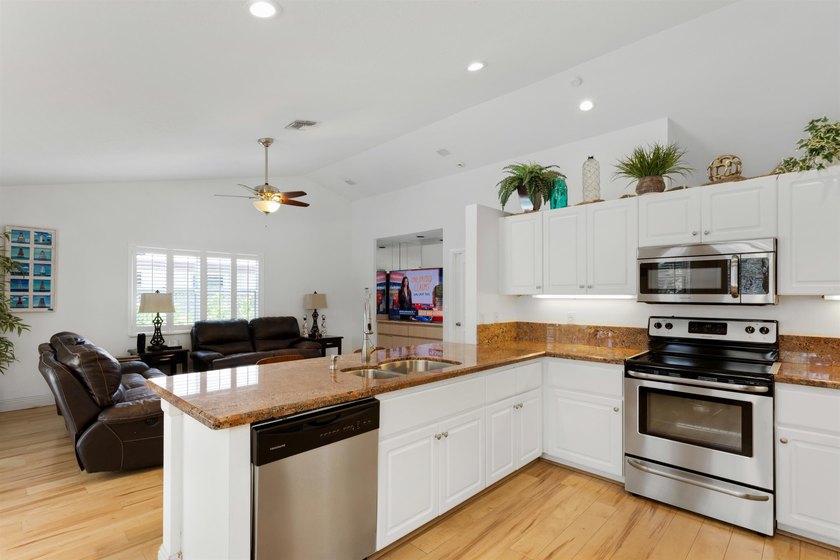 Enjoy a rare opportunity to own a spacious single-story ranch - photo 7