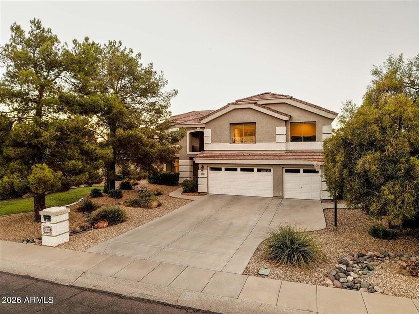 GREAT LOCATION + LARGE GOLF COURSE LOT! Situated on the 4th - photo 12