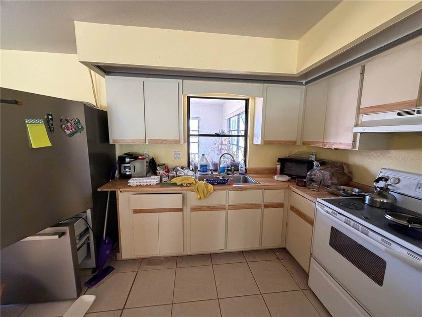 Short Sale. Third Party Approval Required This 2-bedroom, 2-bath - photo 17