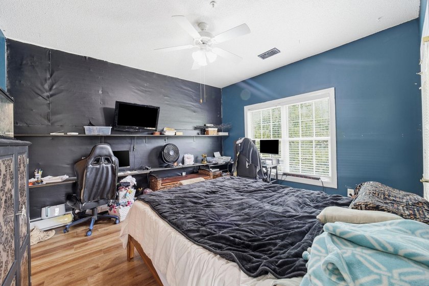 Welcome to this a well-maintained 3 bed/2bath upper-level condo - photo 22