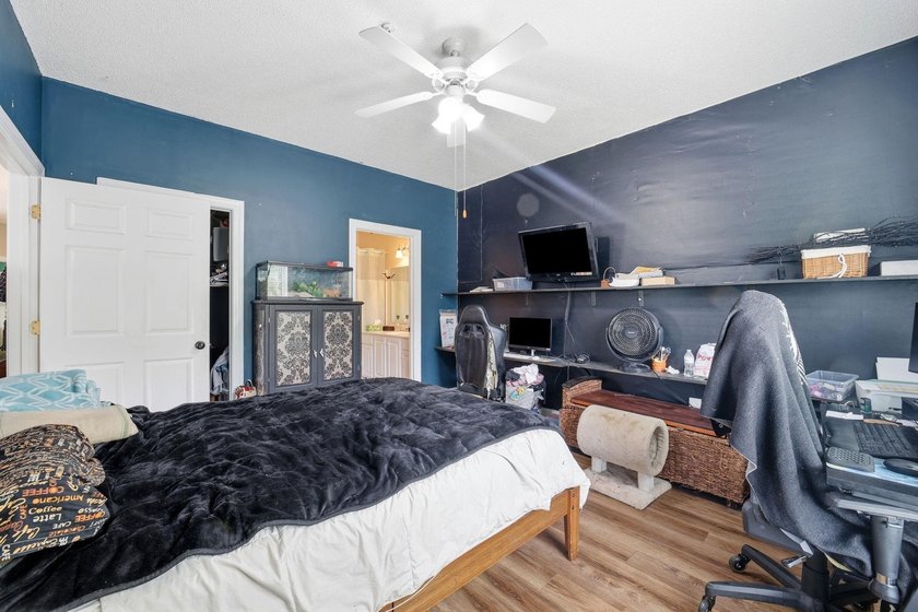 Welcome to this a well-maintained 3 bed/2bath upper-level condo - photo 23