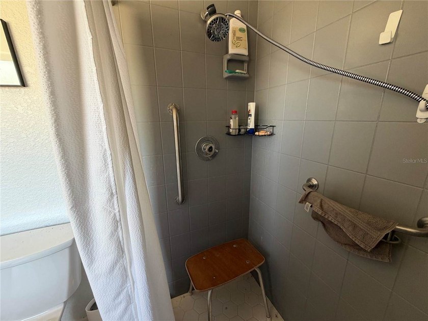 Short Sale. Third Party Approval Required This 2-bedroom, 2-bath - photo 23