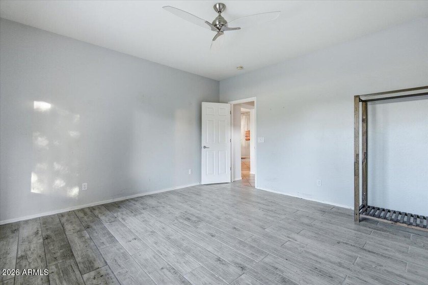 GREAT LOCATION + LARGE GOLF COURSE LOT! Situated on the 4th - photo 28