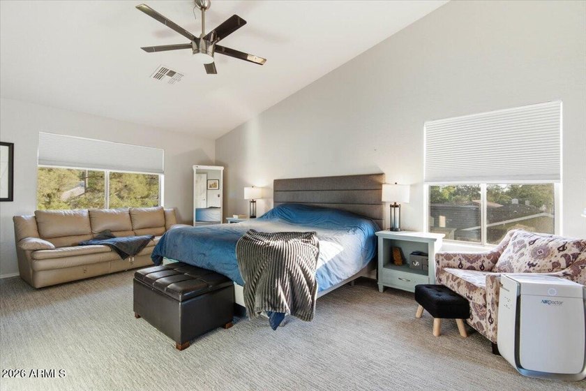 GREAT LOCATION + LARGE GOLF COURSE LOT! Situated on the 4th - photo 32