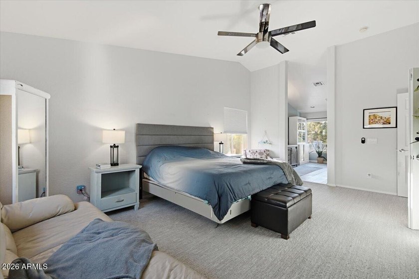 GREAT LOCATION + LARGE GOLF COURSE LOT! Situated on the 4th - photo 33