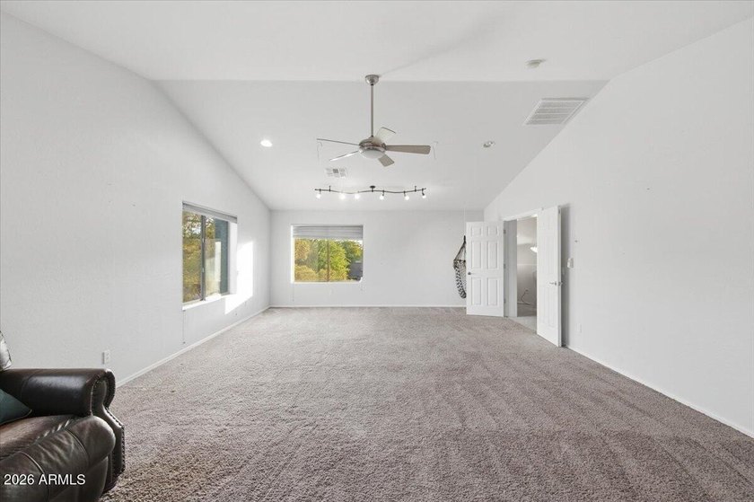 GREAT LOCATION + LARGE GOLF COURSE LOT! Situated on the 4th - photo 38